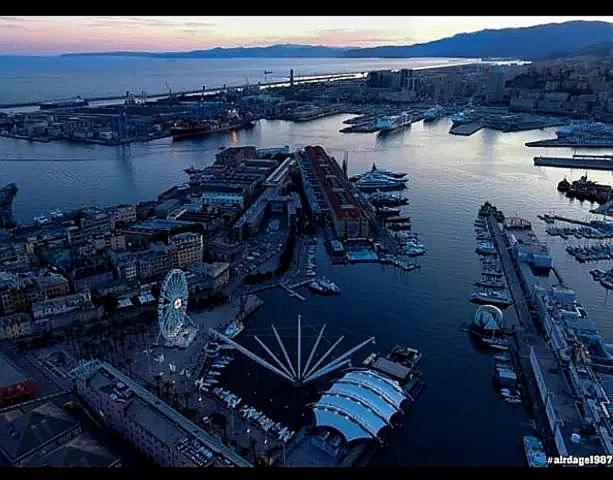 Trilocale Cecilia'S Studio Genua Exteriör bild